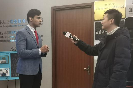 驻阿富汗大使王瑜接受了阿富汗主流媒体的独家采访