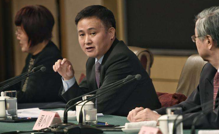 刘劲松大使参观了喀布尔的共和国医院